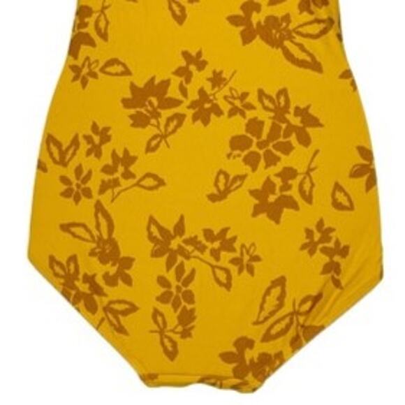 Swimsuit Classic Gathered Floral One-Piece in Floral 2 tone Yellow Print Size XL - Picture 7 of 8
